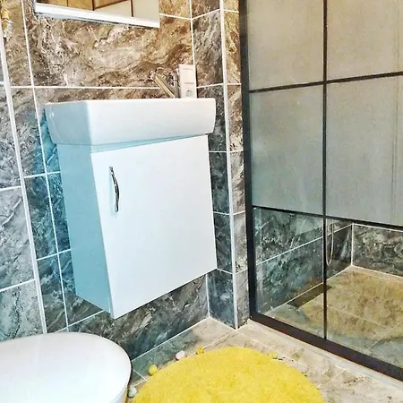 Flat In Yalika דירה